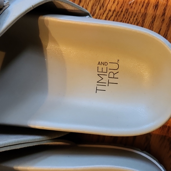 Time & Tru Comfort Footbed Adjustable Slide - Picture 3 of 6